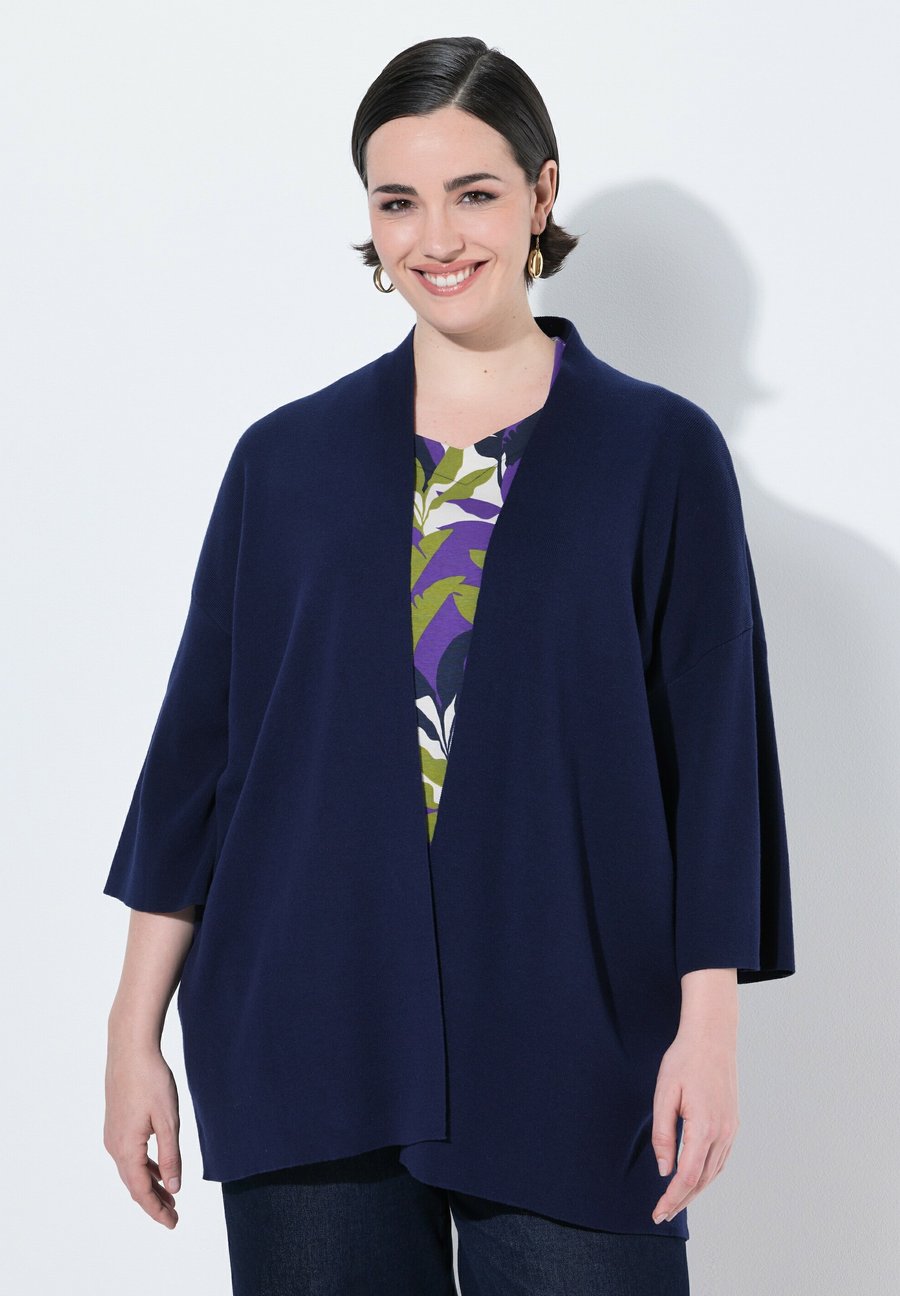 Кардиган Ulla Popken 3/4 SLEEVE, Marine/Dark Blue
Кардиган Ulla Popken 3/4 SLEEVE, Marine/Dark Blue