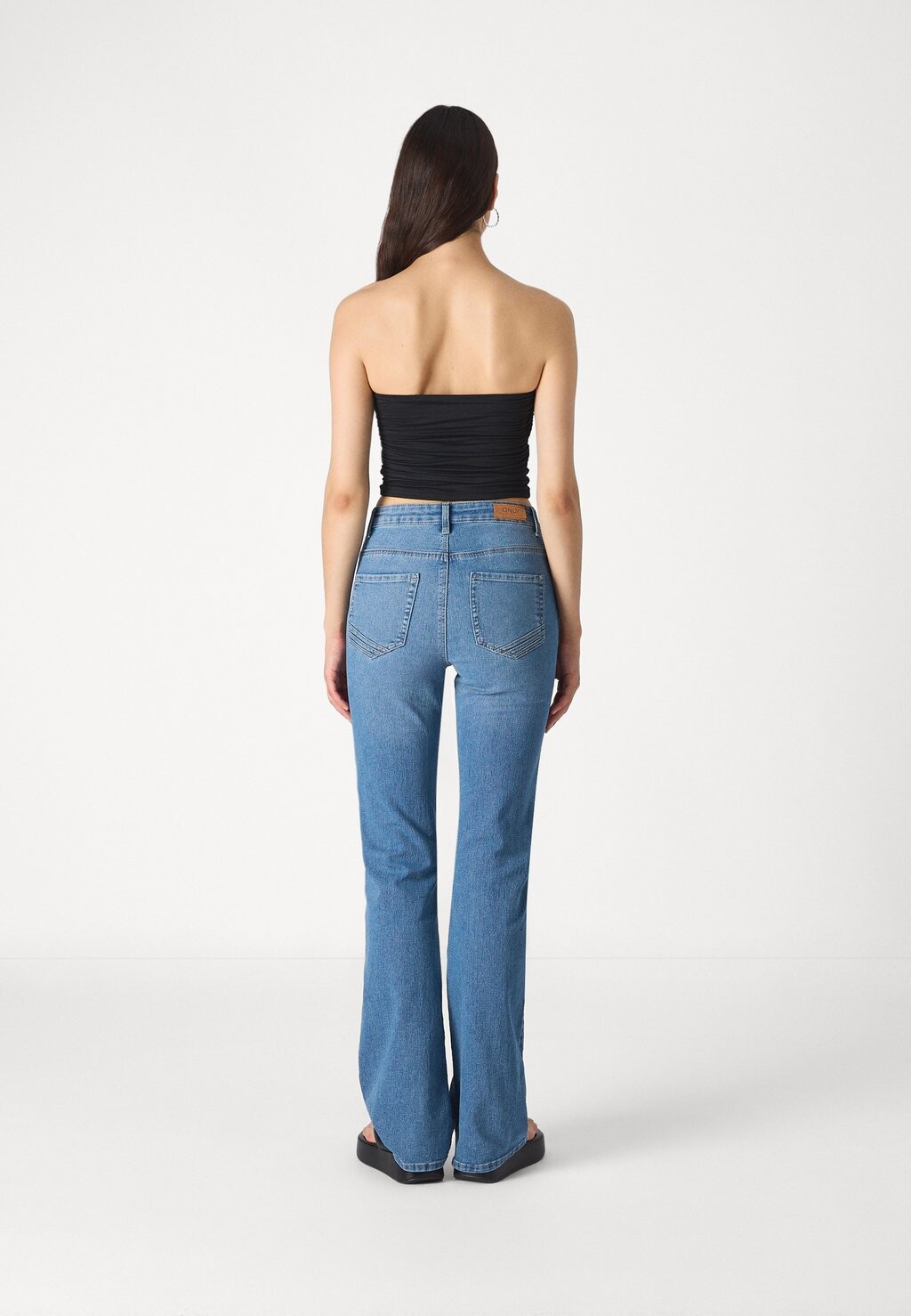 Джинсы Bootcut ONLSANDRA ONLY, синий деним
Джинсы Bootcut ONLSANDRA ONLY, синий деним