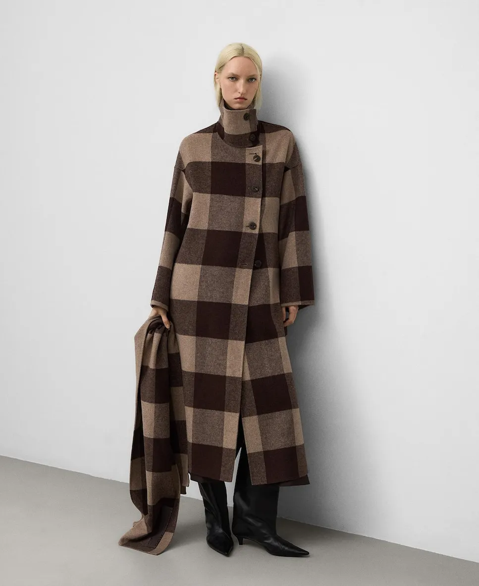 Женское двустороннее клетчатое пальто Adolfo Dominguez, бежевый
Женское двустороннее клетчатое пальто Adolfo Dominguez, бежевый