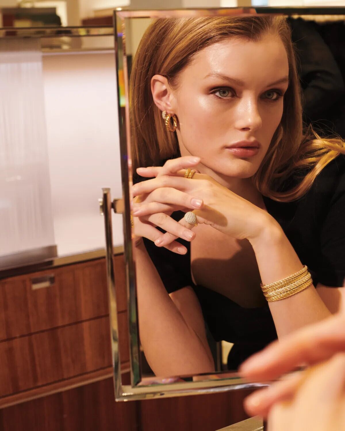 Скульптурный браслет-кабель из 18-каратного золота David Yurman, цвет Diamond
Скульптурный браслет-кабель из 18-каратного золота David Yurman, цвет Diamond