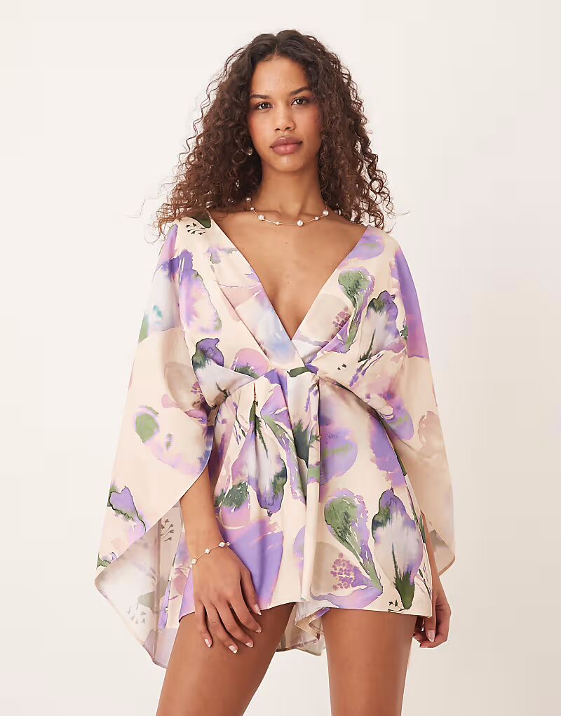 Комбинезон с глубоким вырезом и увеличенными рукавами ASOS DESIGN с абстрактным цветочным принтом
Комбинезон с глубоким вырезом и увеличенными рукавами ASOS DESIGN с абстрактным цветочным принтом