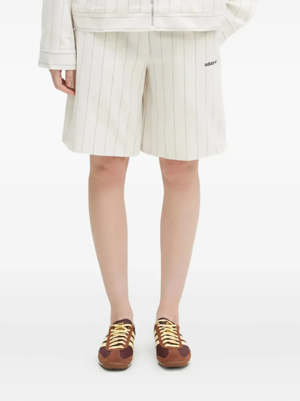 Шорты в тонкую полоску adidas, белый
Шорты в тонкую полоску adidas, белый