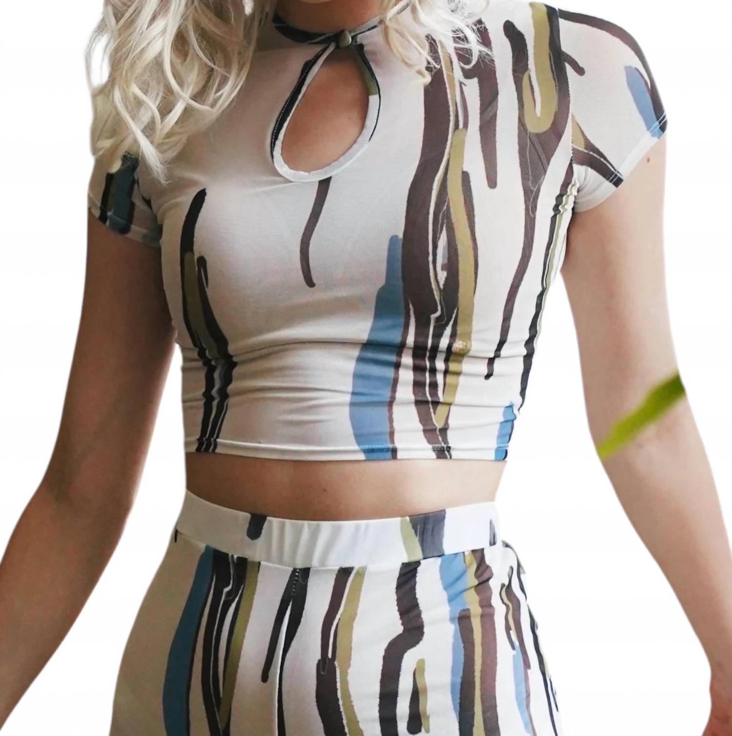 Чичи Кроп-топ с принтом Ада Koy & Victoria, Ada Print
Чичи Кроп-топ с принтом Ада Koy & Victoria, Ada Print