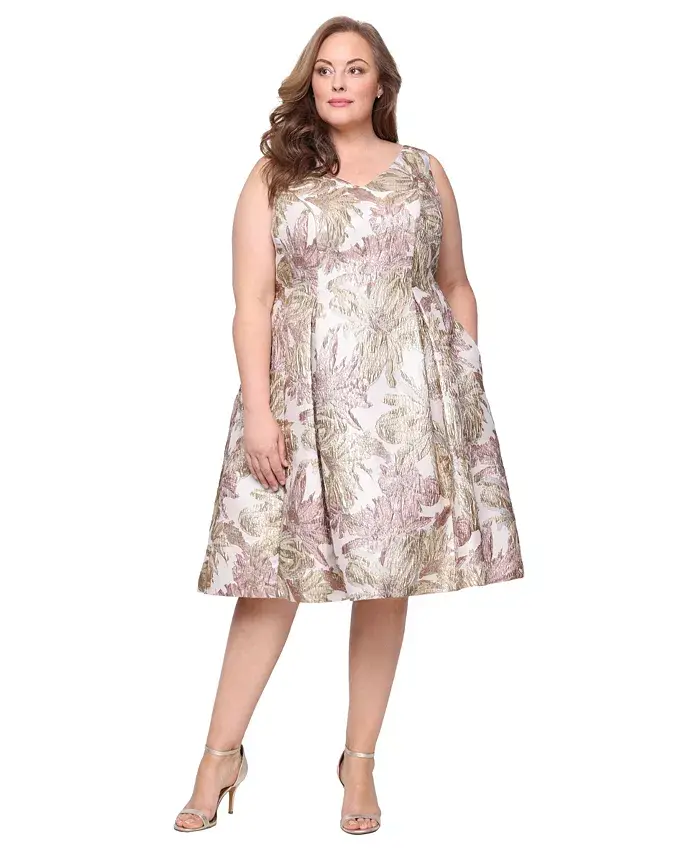 Платье А-силуэта из металлизированного жаккарда больших размеров Alex Evenings
Платье А-силуэта из металлизированного жаккарда больших размеров Alex Evenings