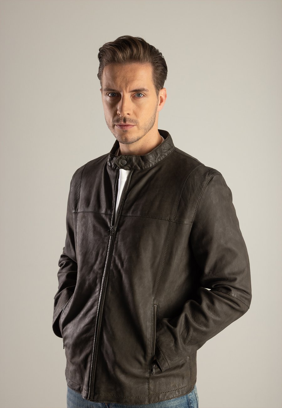 Куртка VENEZIA Leather jacket, Black
Куртка VENEZIA Leather jacket, Black