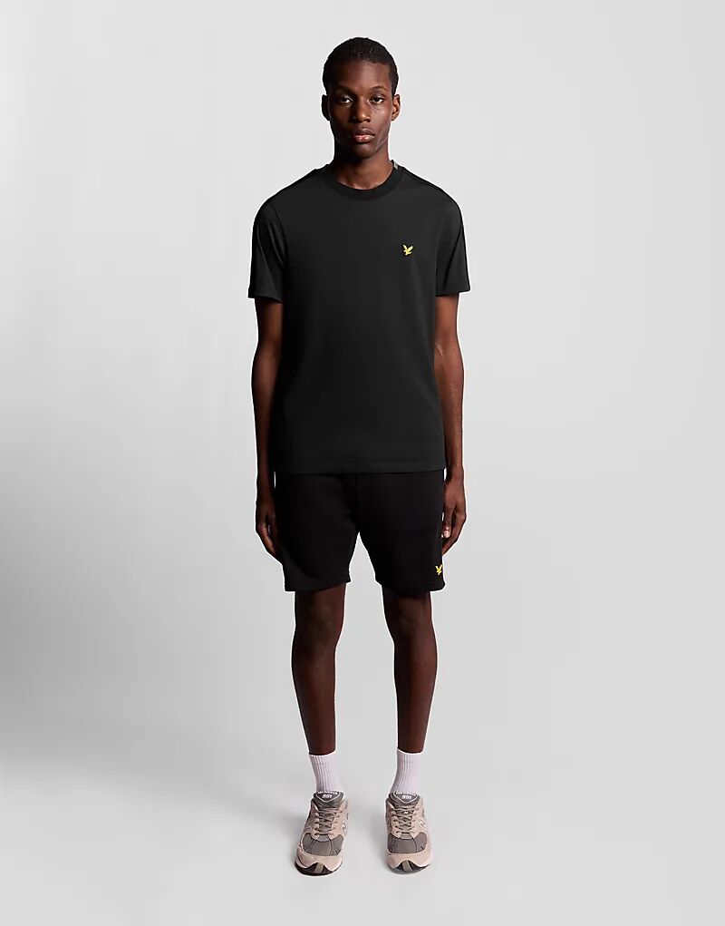 Футболка Lyle & Scott Tape черного цвета
Футболка Lyle & Scott Tape черного цвета