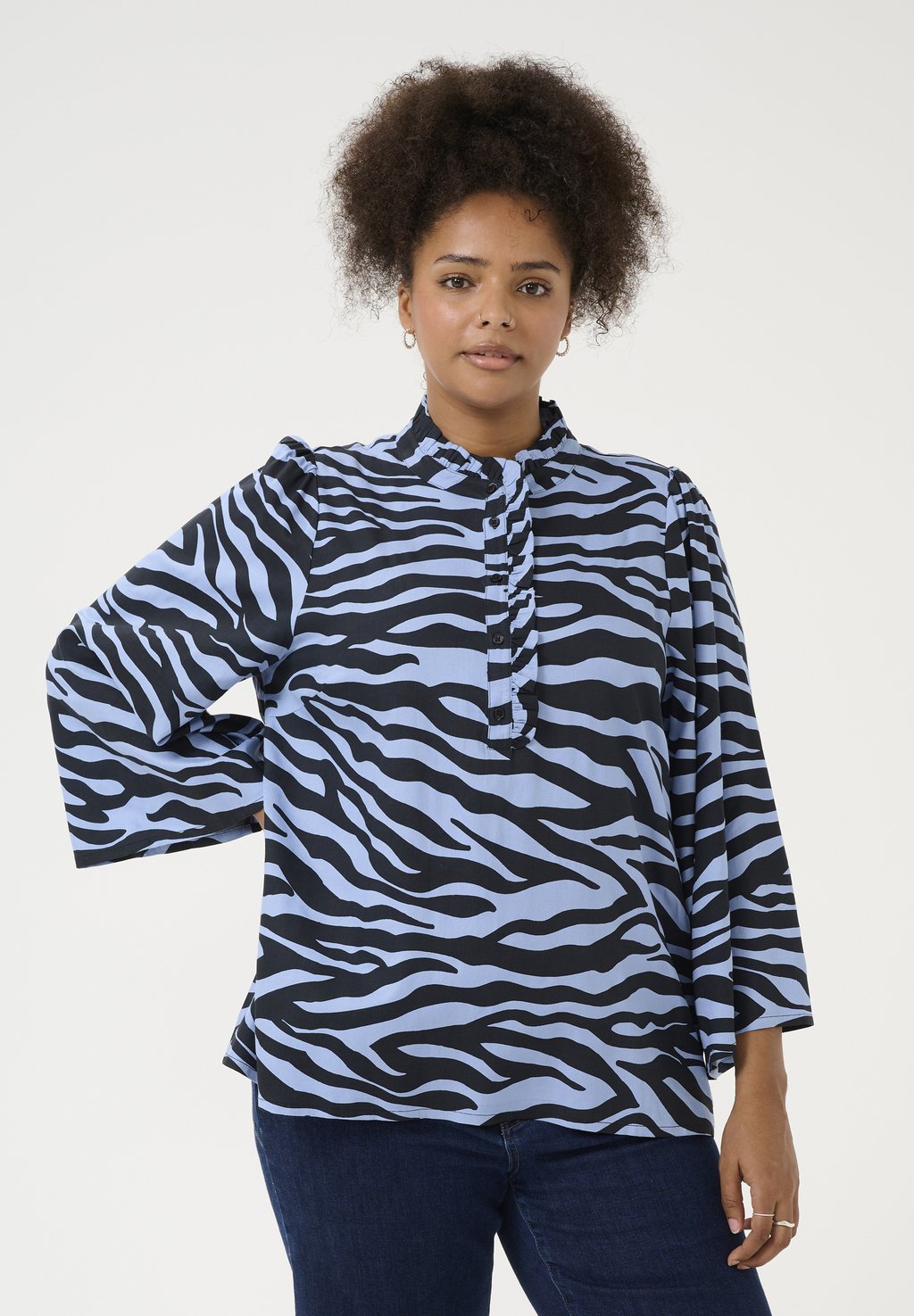 Блуза Kaffe Curve, синий
Блуза Kaffe Curve, синий