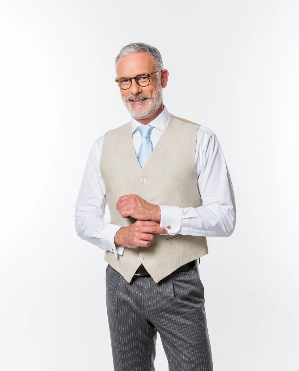 Мужской жилет из 100% льна светло-песочного цвета Wickett Jones, цвет Natural
Мужской жилет из 100% льна светло-песочного цвета Wickett Jones, цвет Natural