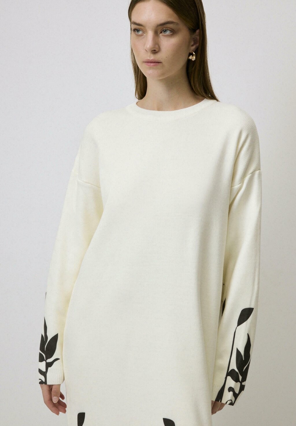 Платье макси Touché Privé, серый
Платье макси Touché Privé, серый