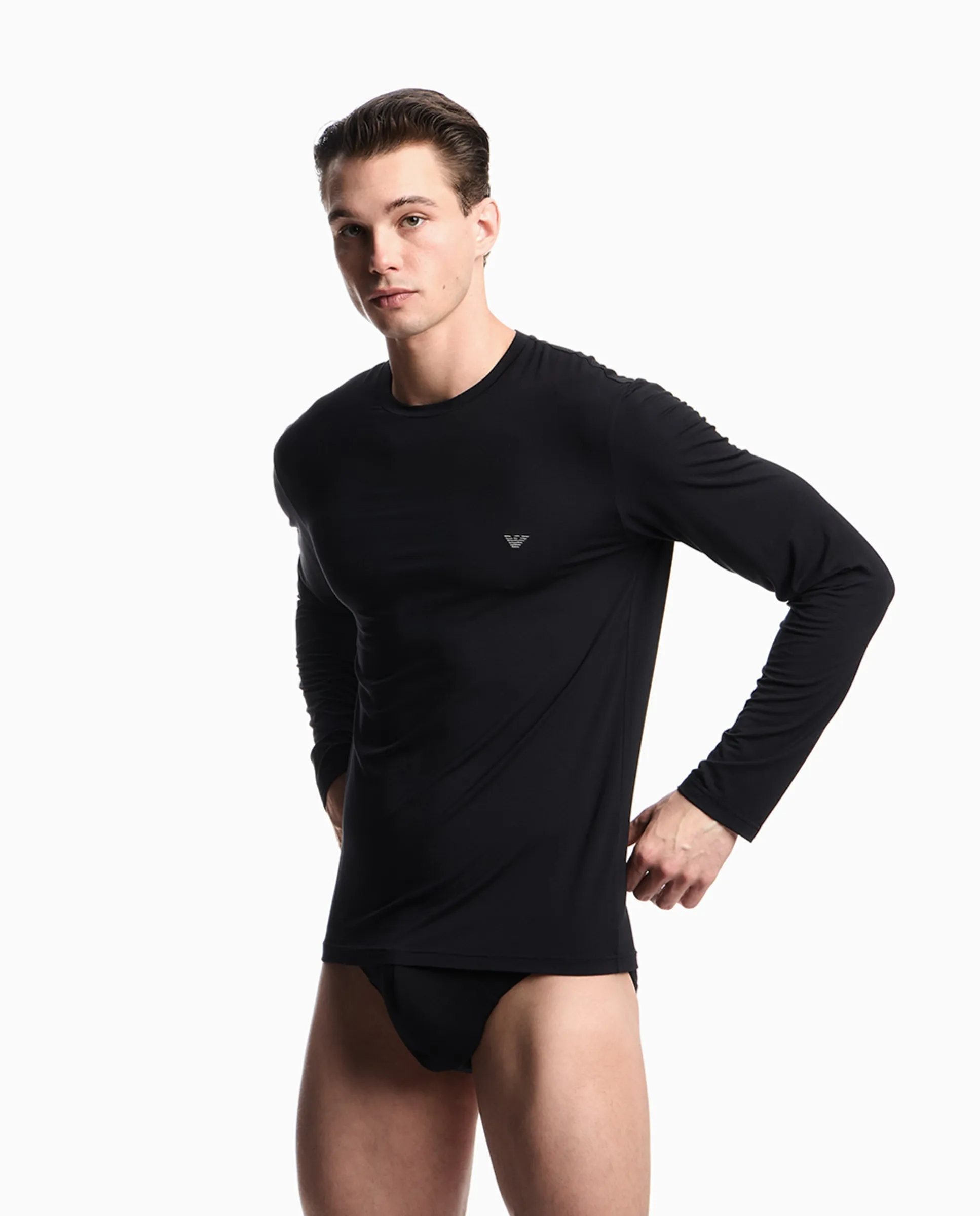 Мужская футболка с длинным рукавом Armani, черный
Мужская футболка с длинным рукавом Armani, черный