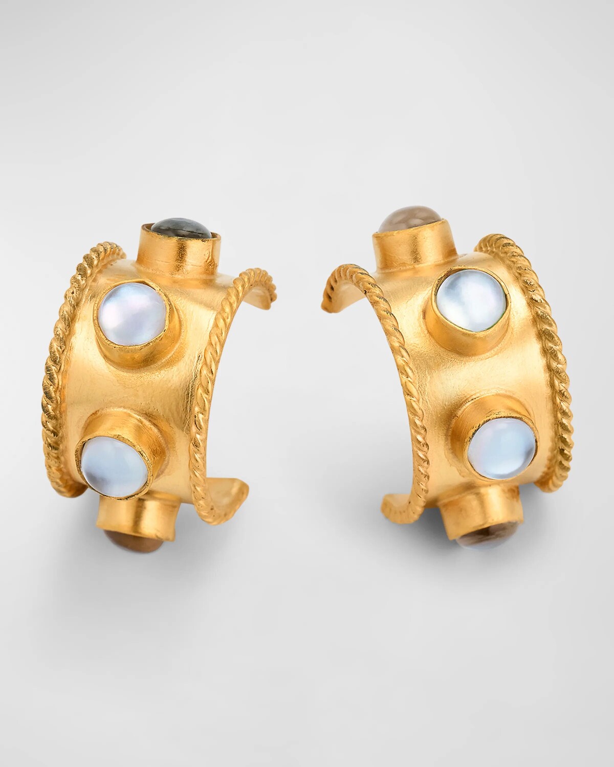 Серьги-кольца Huggie с позолотой 18 карат и перламутром Dina Mackney, цвет Gold
Серьги-кольца Huggie с позолотой 18 карат и перламутром Dina Mackney, цвет Gold