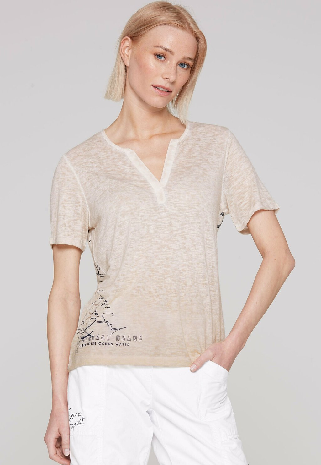 Футболка с принтом MIT RÜCKEN-PRINT Soccx, бежевый
Футболка с принтом MIT RÜCKEN-PRINT Soccx, бежевый