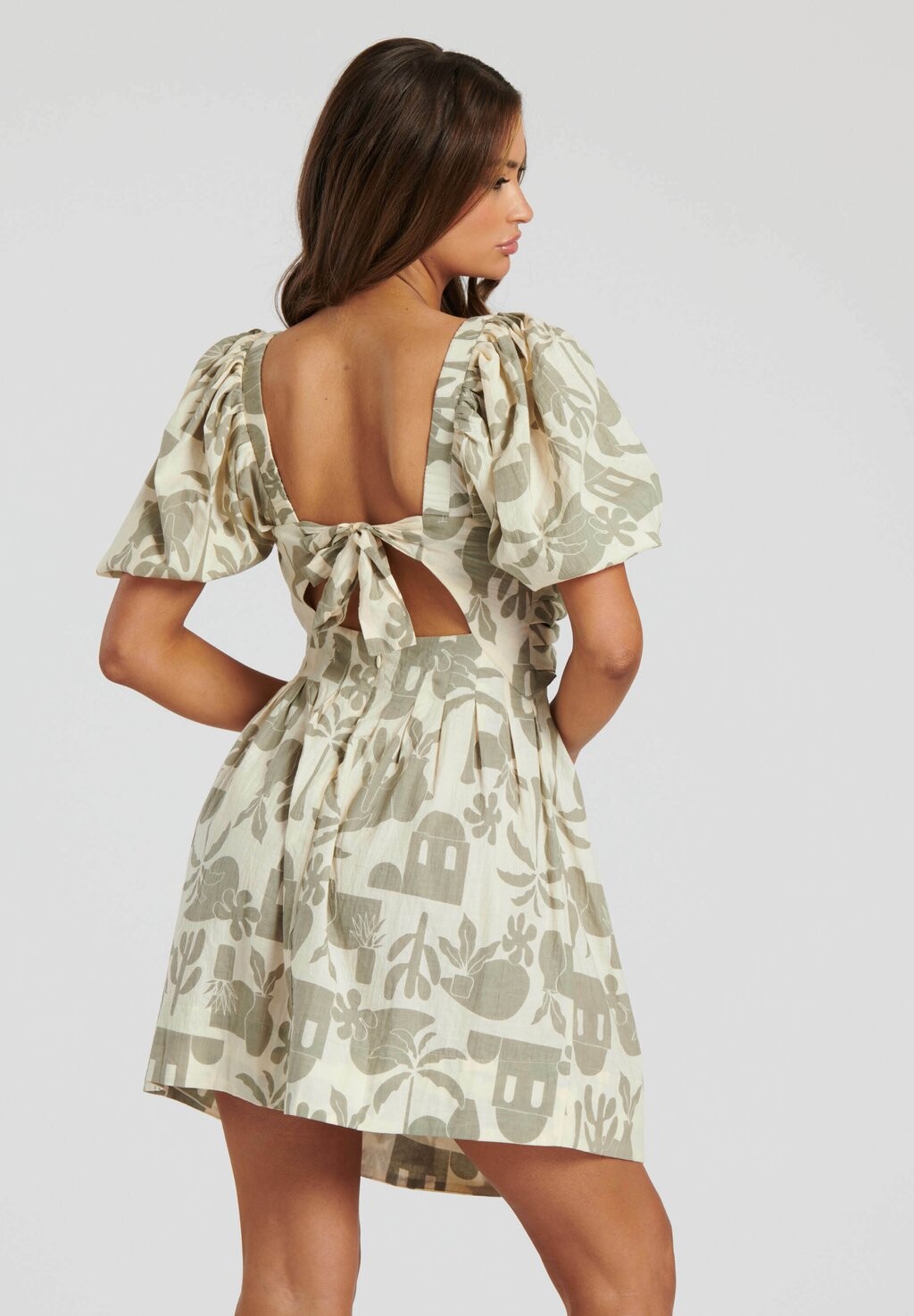 Повседневное платье TWIST FRONT PUFF SLEEVE South Beach, бежевый
Повседневное платье TWIST FRONT PUFF SLEEVE South Beach, бежевый