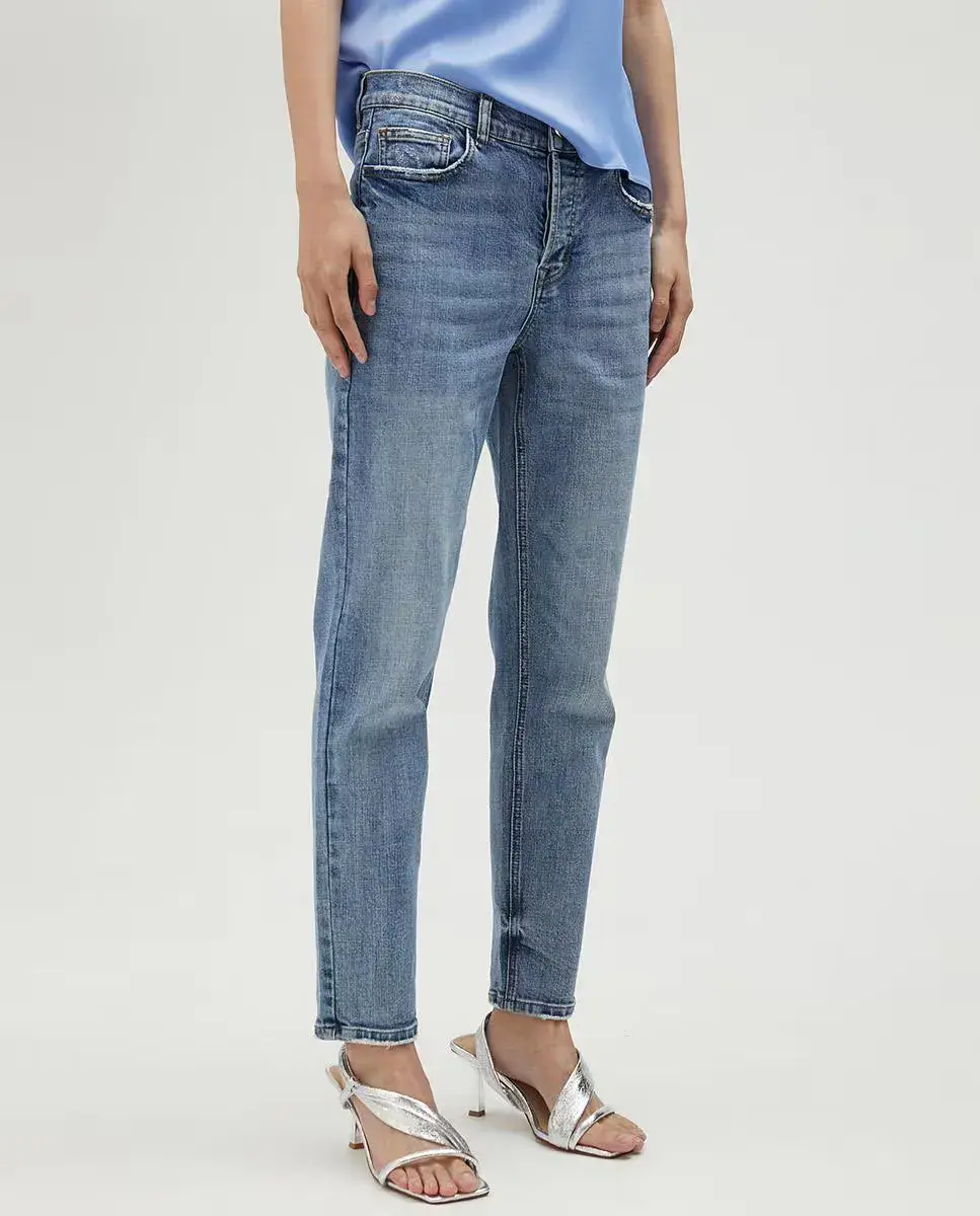 Женские прямые джинсы с 5 карманами Lola Casademunt, синий
Женские прямые джинсы с 5 карманами Lola Casademunt, синий