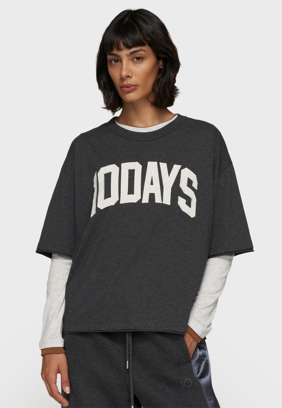 Футболка 10DAYS 10DAYS, Antra Melee/Dark Grey
Футболка 10DAYS 10DAYS, Antra Melee/Dark Grey