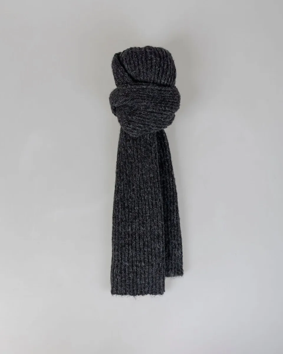 Женский платок с мраморным эффектом и бахромой System Action, темно-серый
Женский платок с мраморным эффектом и бахромой System Action, темно-серый