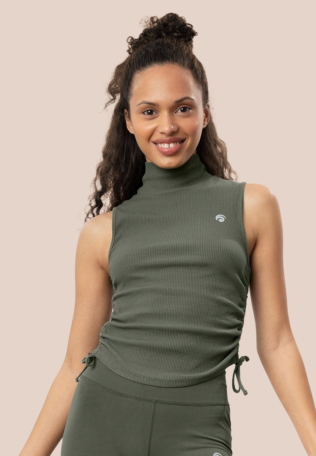 Топ VENICE OCEANSAPART, зеленый
Топ VENICE OCEANSAPART, зеленый