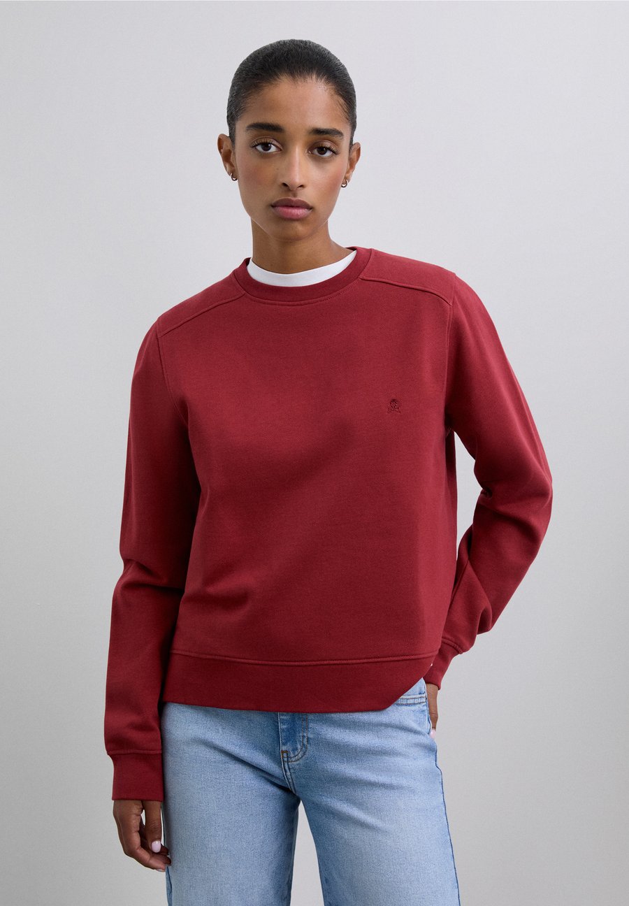 Толстовка Scalpers Sweatshirt, Dark Red/Red
Толстовка Scalpers Sweatshirt, Dark Red/Red