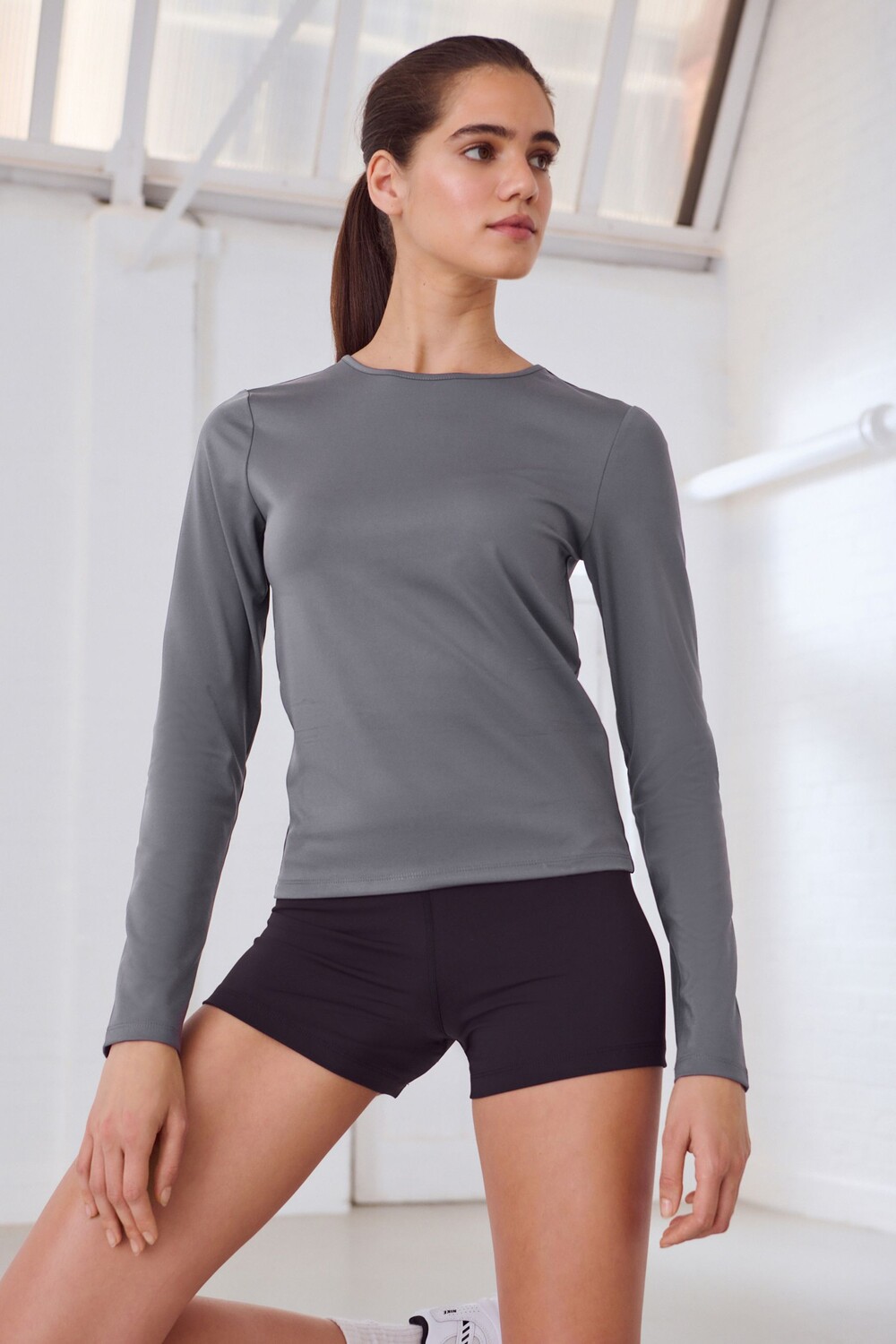 Активный топ с длинными рукавами Next, серый
Активный топ с длинными рукавами Next, серый