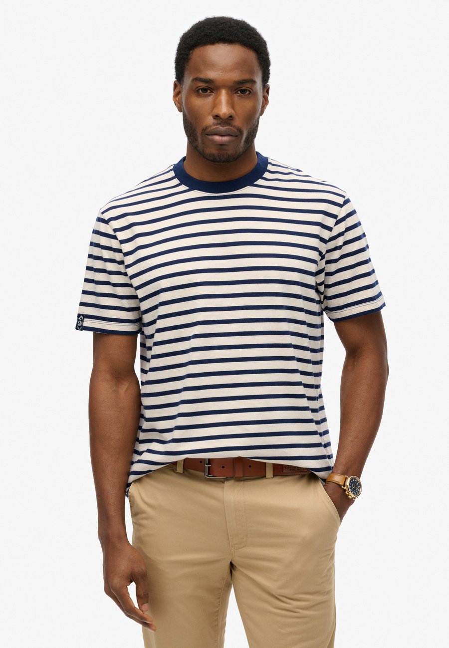 Футболка Superdry & Co MERCHANT, Off White Stripe/White
Футболка Superdry & Co MERCHANT, Off White Stripe/White