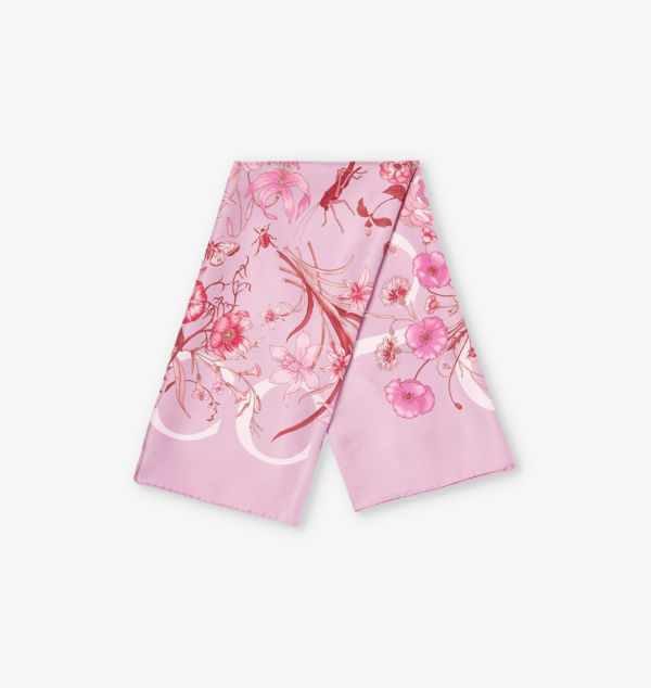 Шелковый шарф-каре с цветочным принтом Gucci, мультиколор 
Шелковый шарф-каре с цветочным принтом Gucci, мультиколор