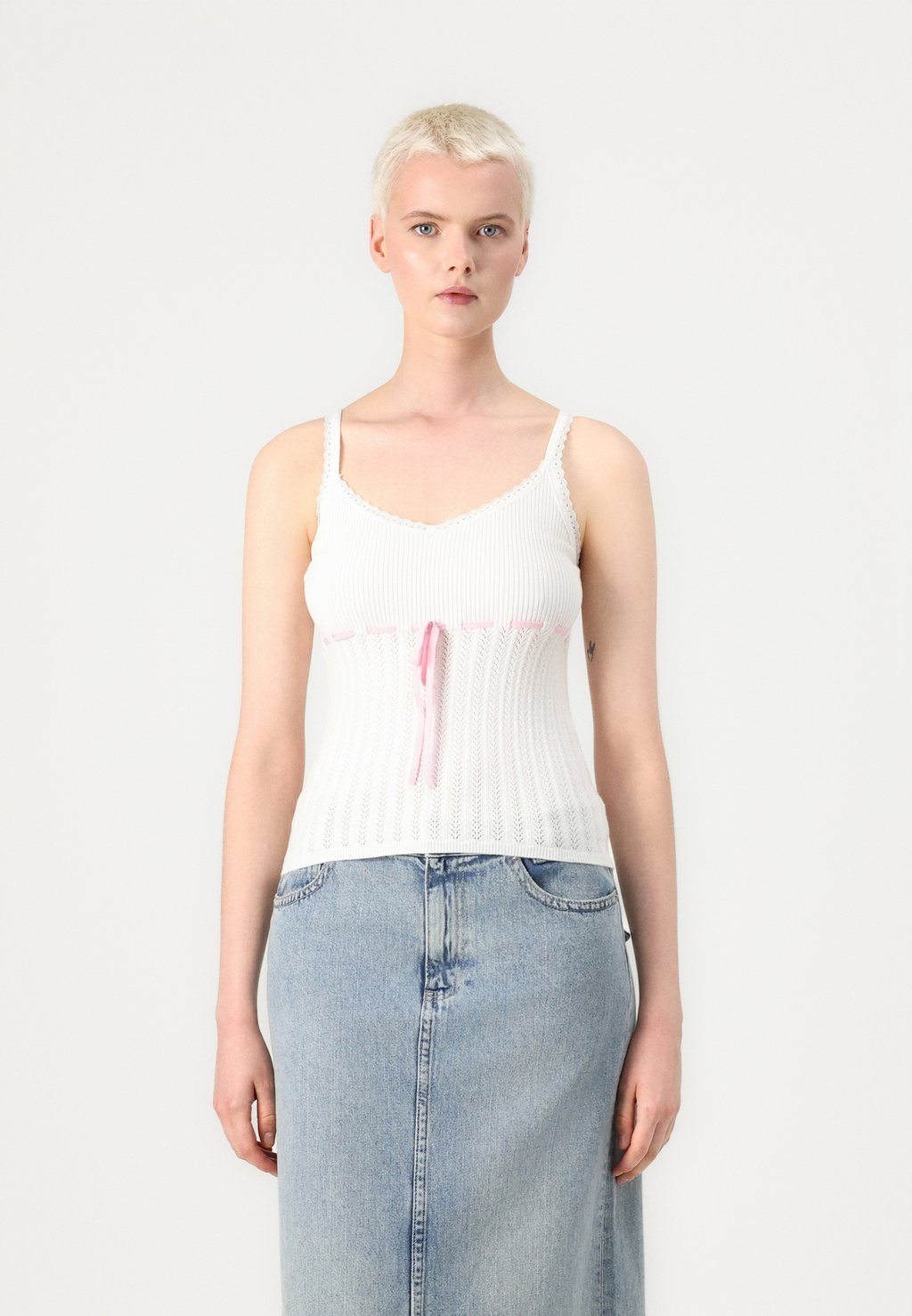 Топ BARE CONTRAST TANK Hollister Co., белый
Топ BARE CONTRAST TANK Hollister Co., белый