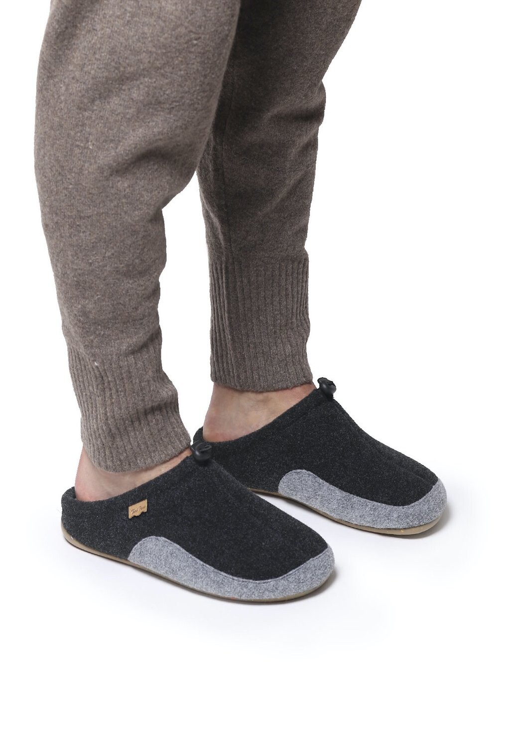 Тапочки NADIR-FR Toni Pons, цвет black
Тапочки NADIR-FR Toni Pons, цвет black