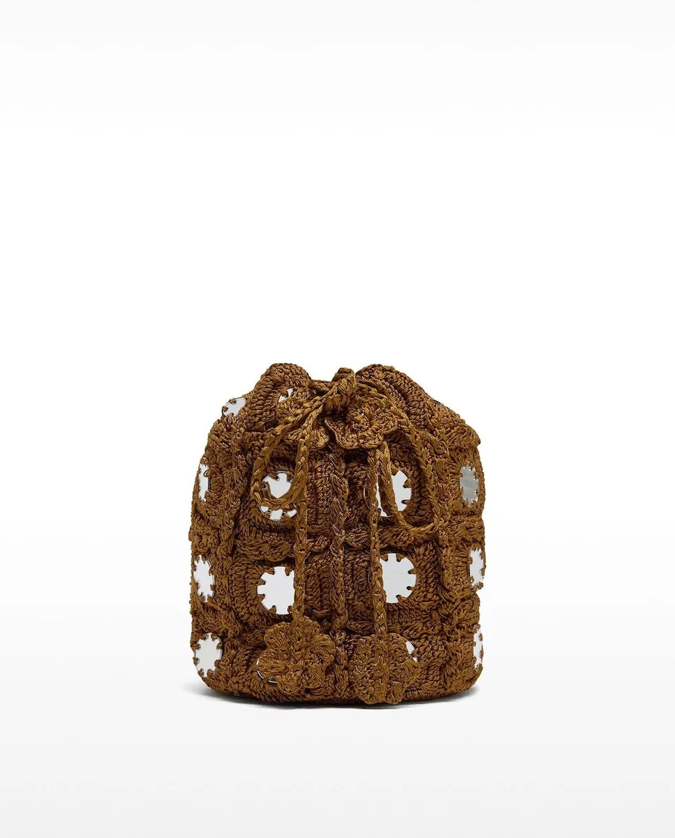 Сумка для вечеринки, трансформирующаяся в сумку через плечо, в стиле конфетницы из сетки с зеркальными деталями Parfois, коричневый
Сумка для вечеринки, трансформирующаяся в сумку через плечо, в стиле конфетницы из сетки с зеркальными деталями Parfois, коричневый