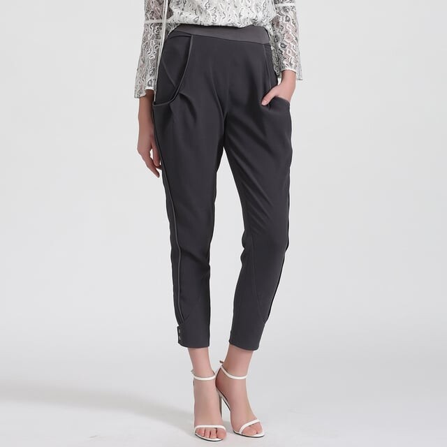 Зауженные брюки из биматериала Smart And Joy, серый
Зауженные брюки из биматериала Smart And Joy, серый