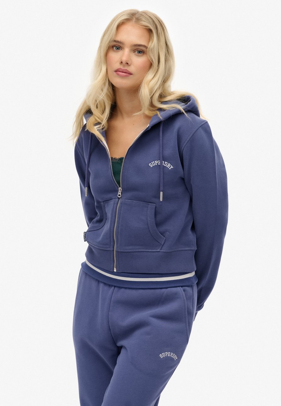 Толстовка Superdry & Co Zip-up sweatshirt, Mariner Navy/Blue
Толстовка Superdry & Co Zip-up sweatshirt, Mariner Navy/Blue