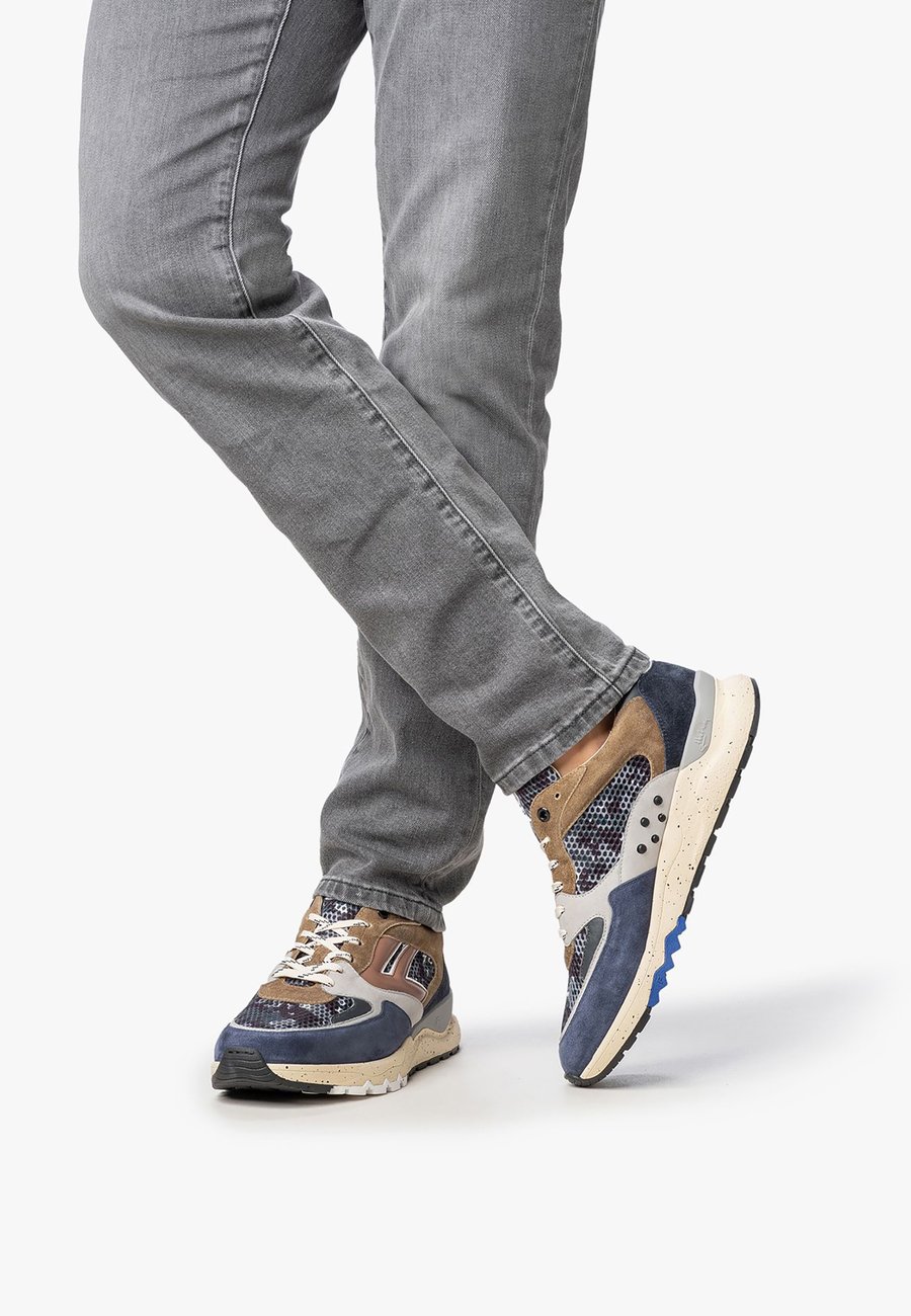 Кроссовки Floris van Bommel SNEAKER , Darkgrey/Dark Grey
Кроссовки Floris van Bommel SNEAKER , Darkgrey/Dark Grey