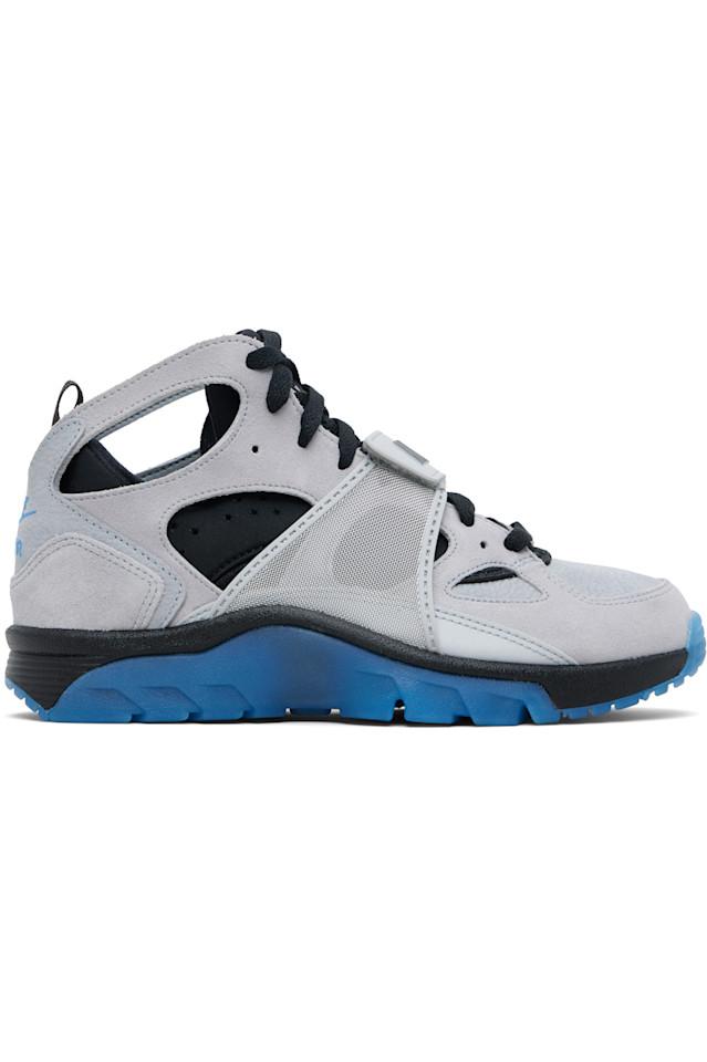 Nike Серые кроссовки Air Trainer Huarache
Nike Серые кроссовки Air Trainer Huarache