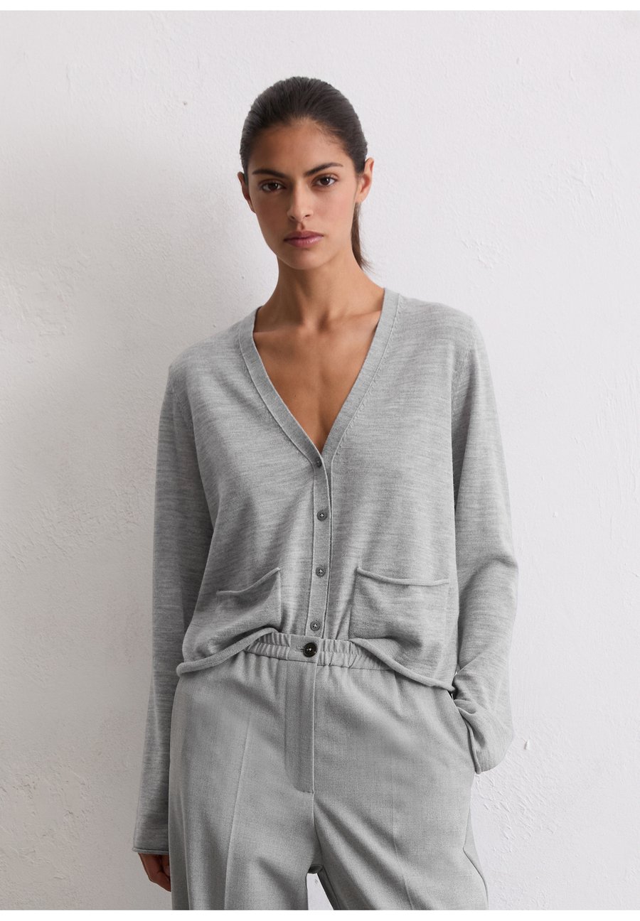 Кардиган Marc O'Polo LONGSLEEVE V-NECK, Grey Granite Melange/Anthracite
Кардиган Marc O'Polo LONGSLEEVE V-NECK, Grey Granite Melange/Anthracite