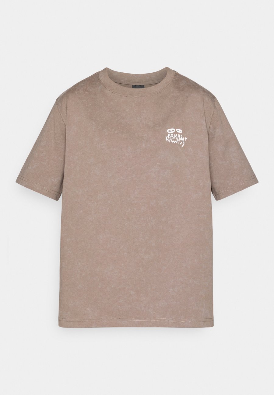 Футболка Karma8a GRADE CHANGED TEE, Brown, Коричневый, Футболка Karma8a GRADE CHANGED TEE, Brown
Футболка Karma8a GRADE CHANGED TEE, Brown, Коричневый, Футболка Karma8a GRADE CHANGED TEE, Brown