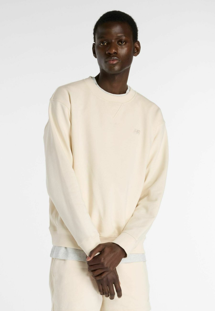Толстовка New Balance ATHLETICS FRENCH TERRY CREW, Permafrost/White
Толстовка New Balance ATHLETICS FRENCH TERRY CREW, Permafrost/White