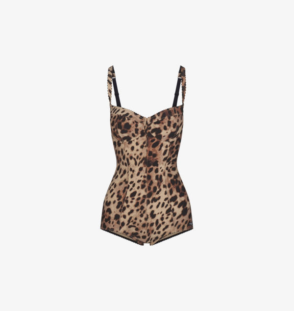 Боди Dolce & Gabbana x Skims из эластичной ткани с отделкой пико Skims, цвет leopard
Боди Dolce & Gabbana x Skims из эластичной ткани с отделкой пико Skims, цвет leopard
