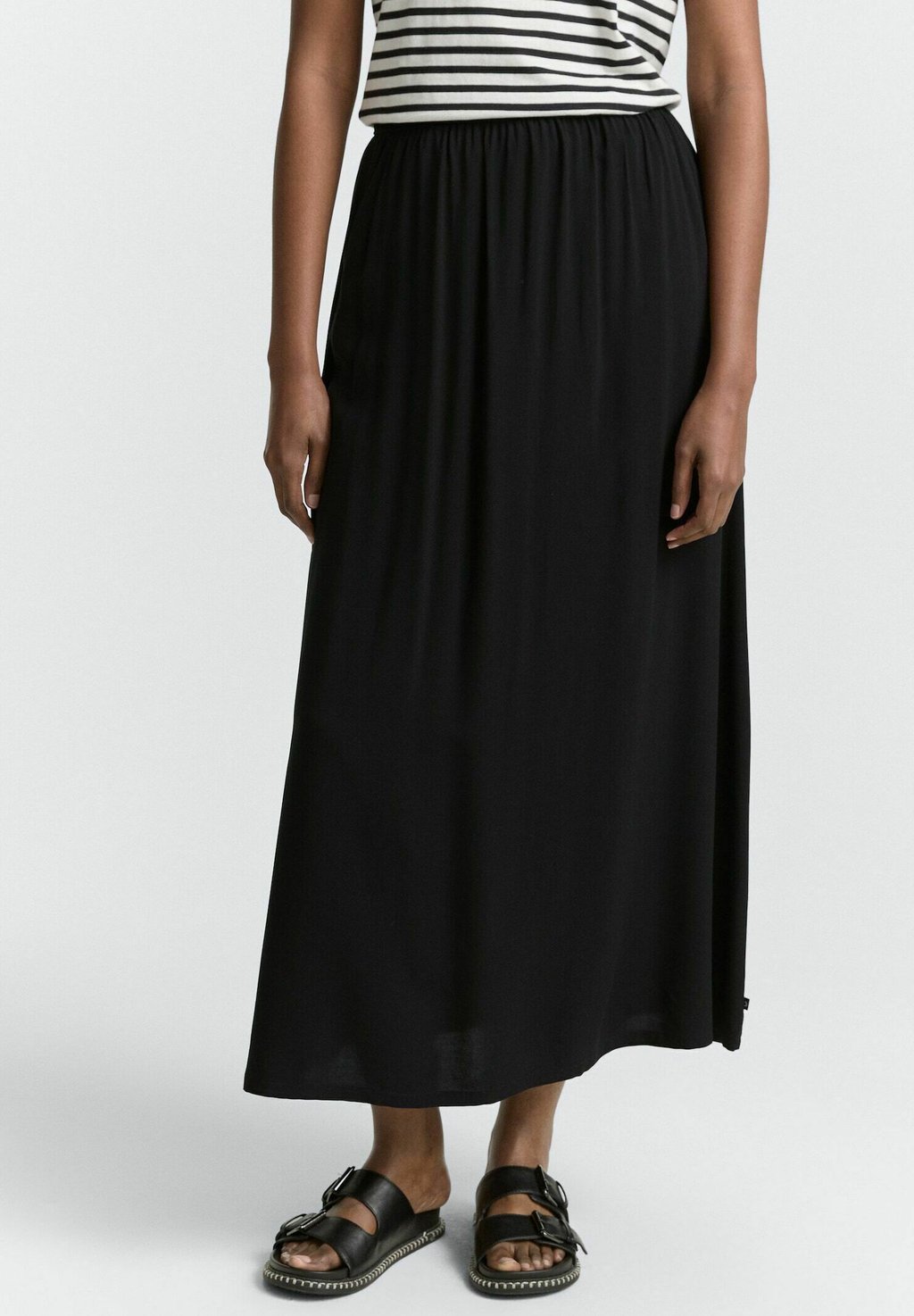 Юбка макси MIT EINGRIFFSTASCHEN TOM TAILOR DENIM, черный
Юбка макси MIT EINGRIFFSTASCHEN TOM TAILOR DENIM, черный