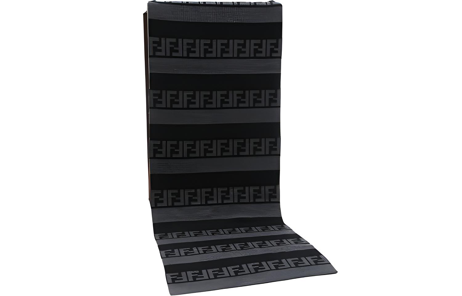 FENDI Вязаный шарф мужской 
FENDI Вязаный шарф мужской