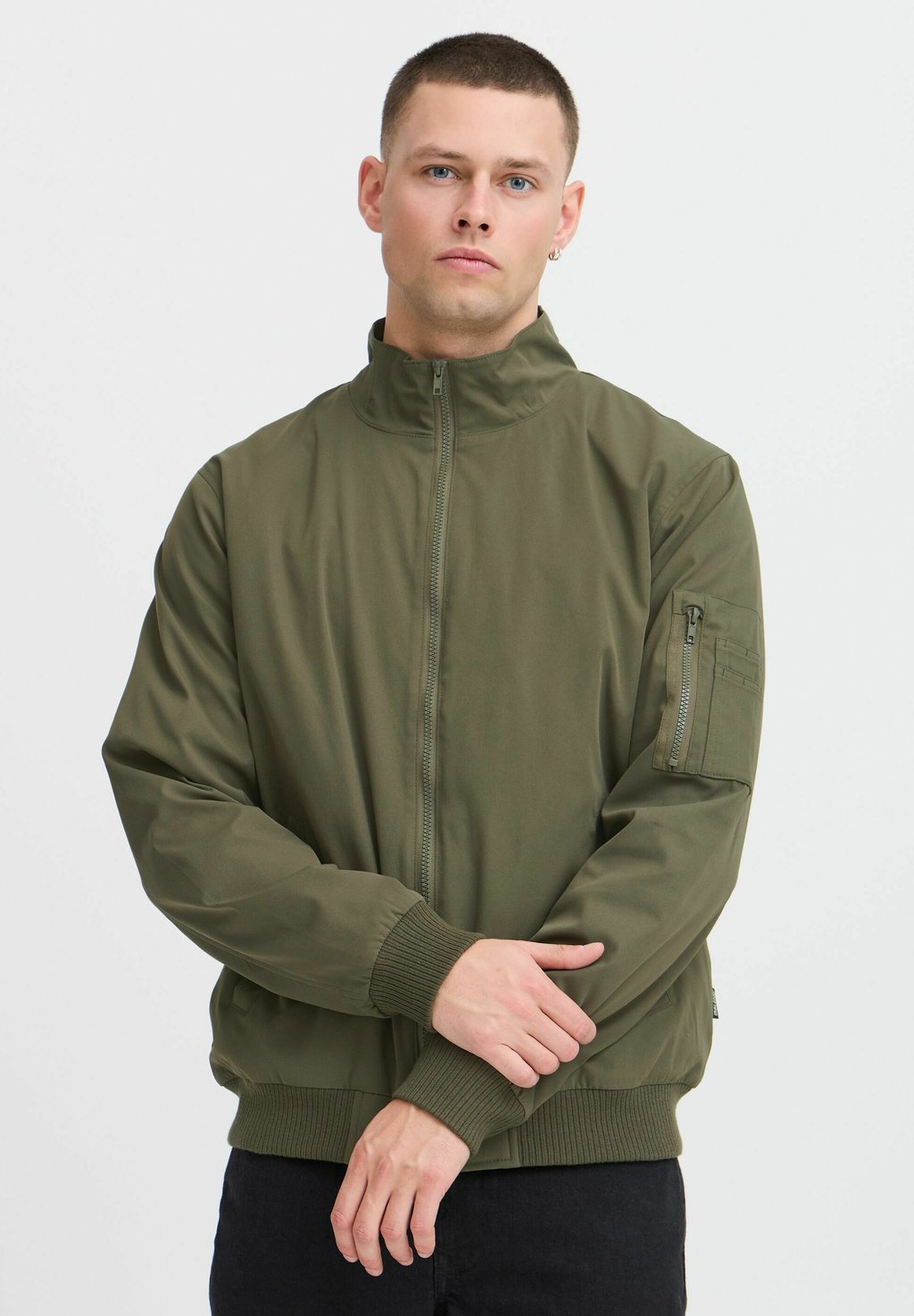 Летняя куртка BHEFI Blend, цвет Olive Night
Летняя куртка BHEFI Blend, цвет Olive Night