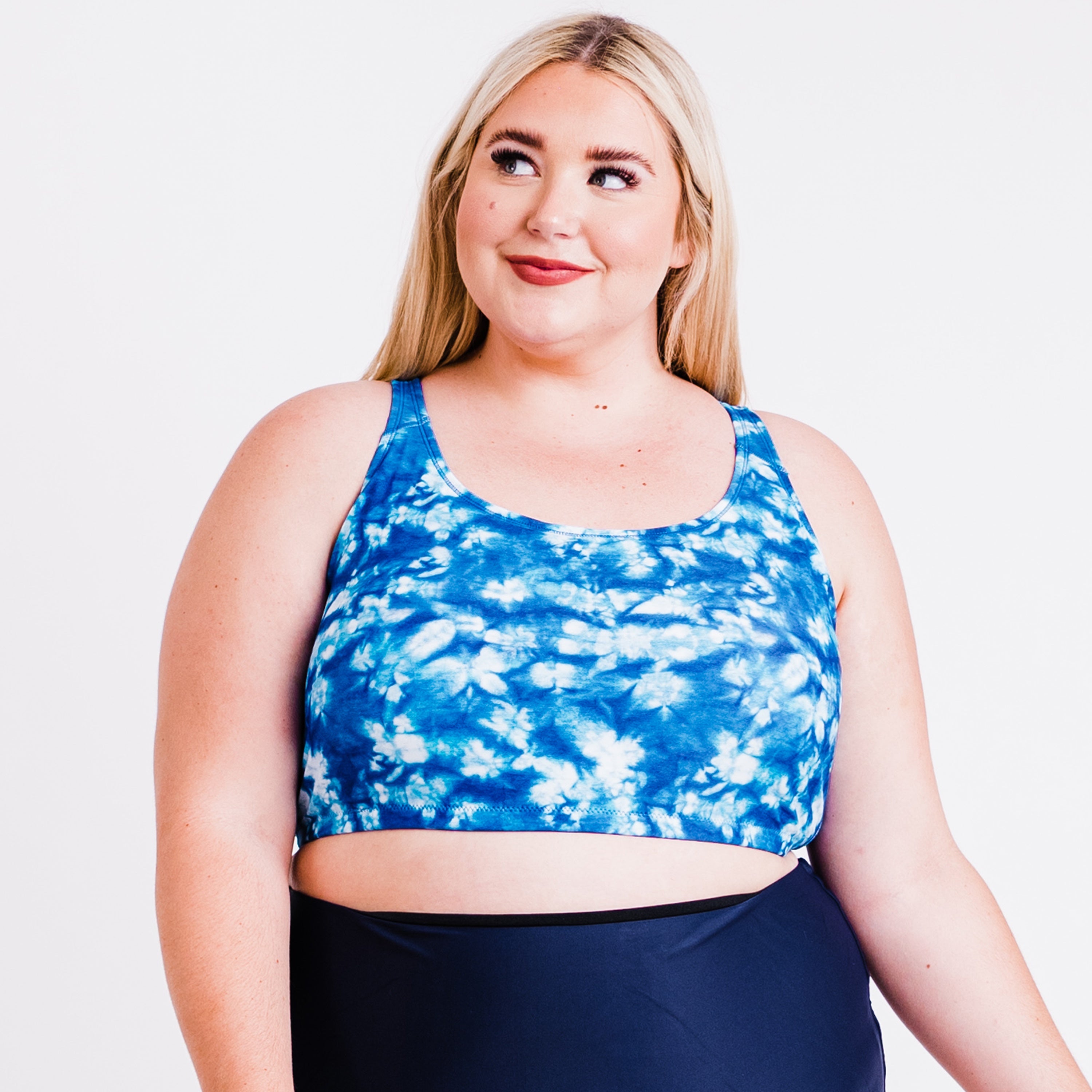 Женский бюстгальтер для плавания с вырезом-борцовкой Calypsa, цвет blue tie dye
Женский бюстгальтер для плавания с вырезом-борцовкой Calypsa, цвет blue tie dye