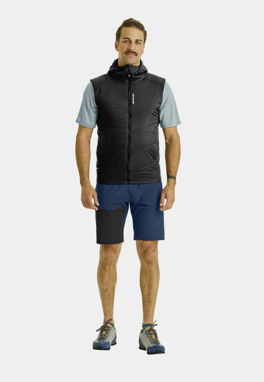 Куртка ORTOVOX SKI ALPIN TREKKING, Black Raven/Black
Куртка ORTOVOX SKI ALPIN TREKKING, Black Raven/Black
