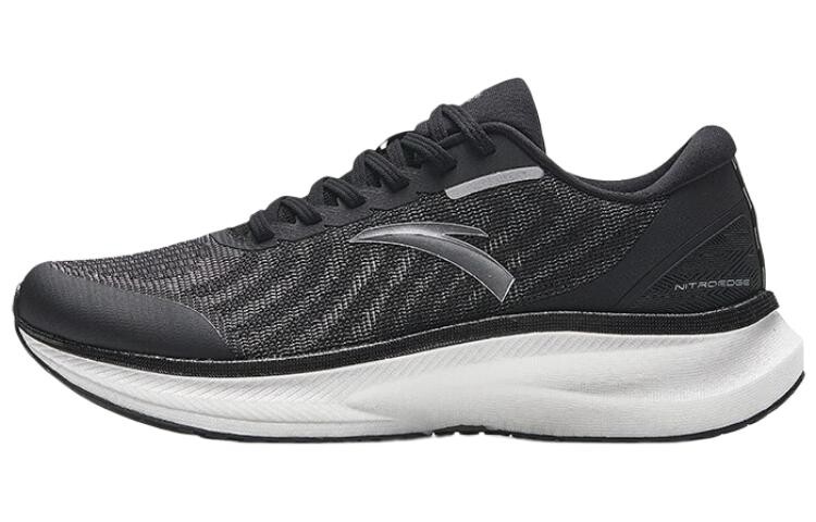 Кроссовки Champion Series для бега мужские с низким верхом, черные/серебристые Anta
Кроссовки Champion Series для бега мужские с низким верхом, черные/серебристые Anta