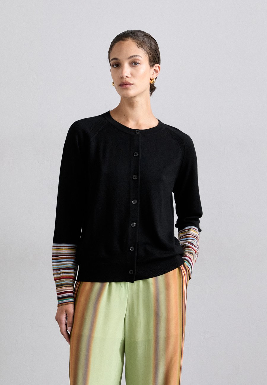 Кардиган Paul Smith CARDIGAN BUTTON THRU, Black
Кардиган Paul Smith CARDIGAN BUTTON THRU, Black