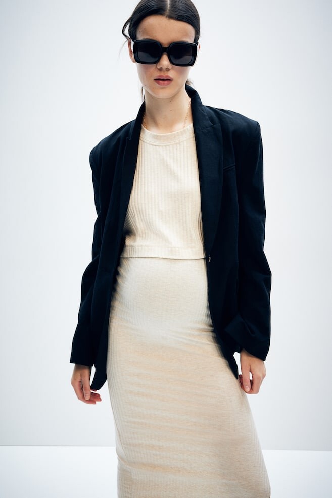 Укороченная футболка mom и юбка карандаш H&M, бежевый
Укороченная футболка mom и юбка карандаш H&M, бежевый