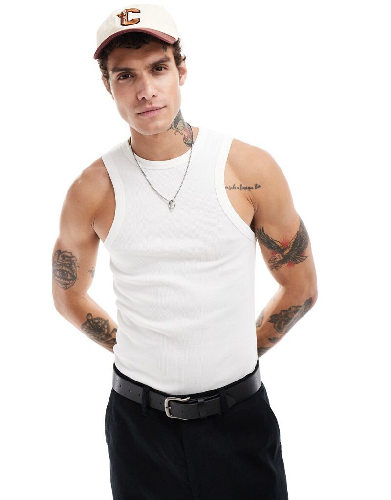 Белая облегающая майка в рубчик с воротником-борцовкой ASOS DESIGN
Белая облегающая майка в рубчик с воротником-борцовкой ASOS DESIGN