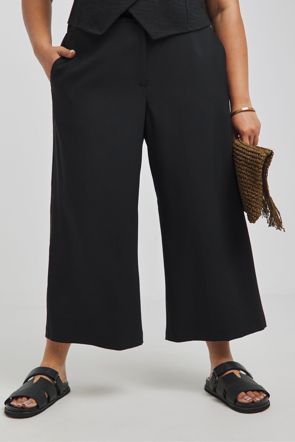 Кюлоты Simply Be, черный
Кюлоты Simply Be, черный