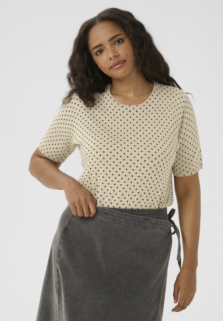 Блуза Kaffe Curve Blouse, Gray Mel Black/Beige
Блуза Kaffe Curve Blouse, Gray Mel Black/Beige