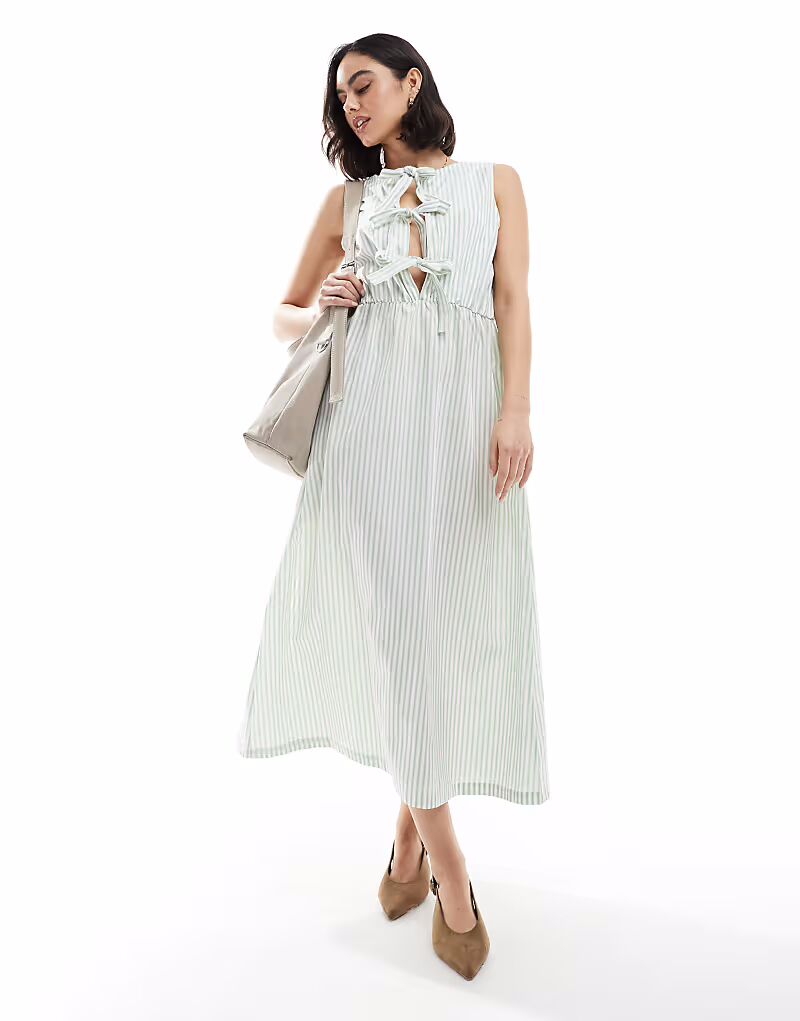 Платье миди свободного кроя Daisy Street в полоску цвета шалфея
Платье миди свободного кроя Daisy Street в полоску цвета шалфея