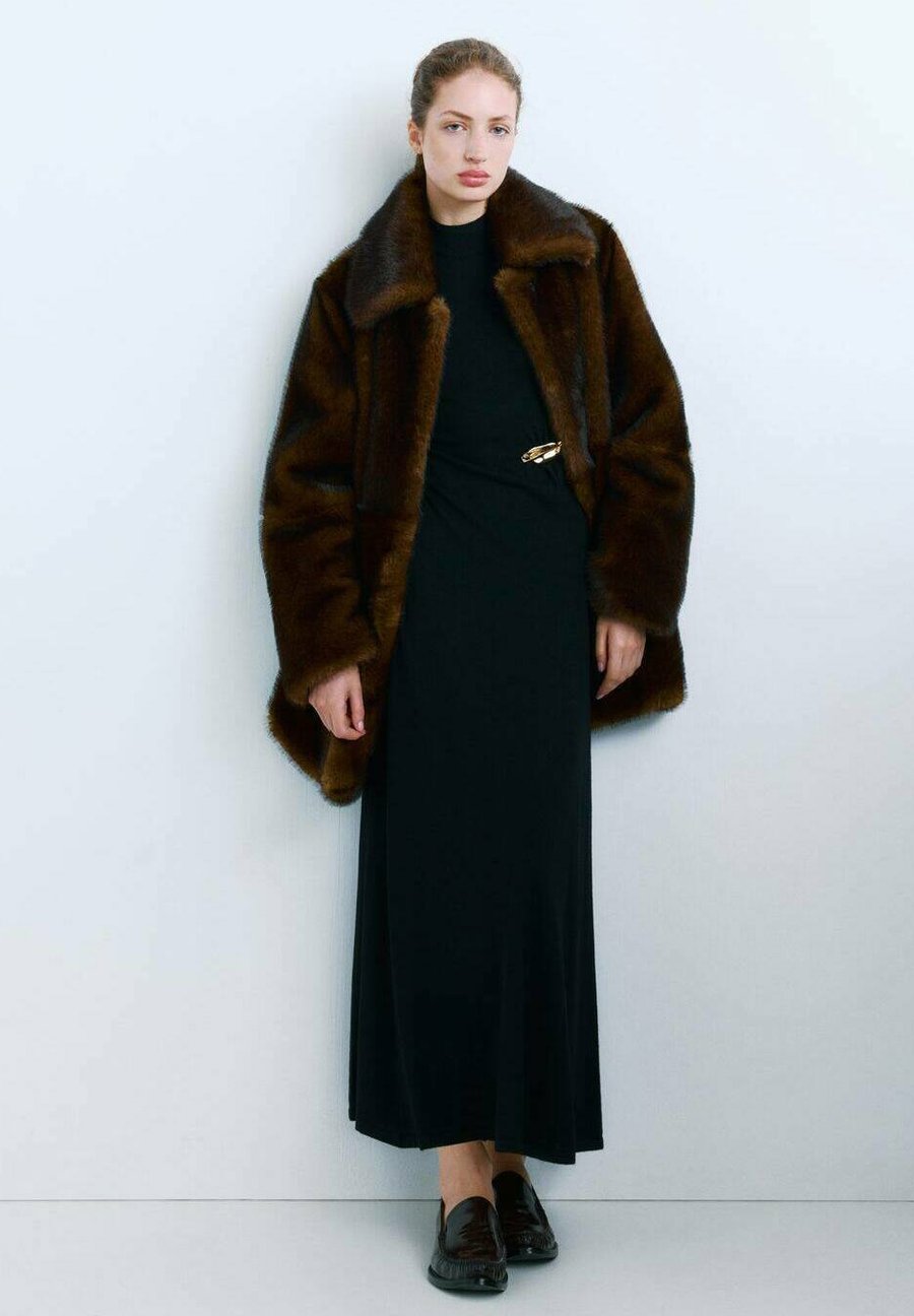 Платье Mango Maxi dress, Zwart/Black
Платье Mango Maxi dress, Zwart/Black