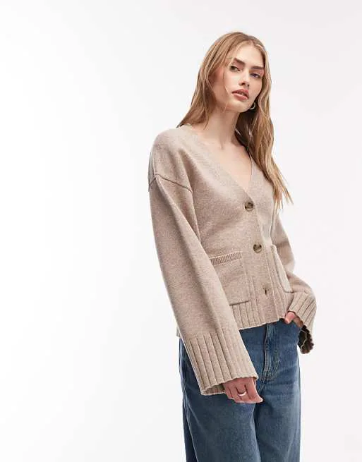 Бежевый кардиган из смесовой шерсти с присборенной талией и объемными рукавами & Other Stories
Бежевый кардиган из смесовой шерсти с присборенной талией и объемными рукавами & Other Stories